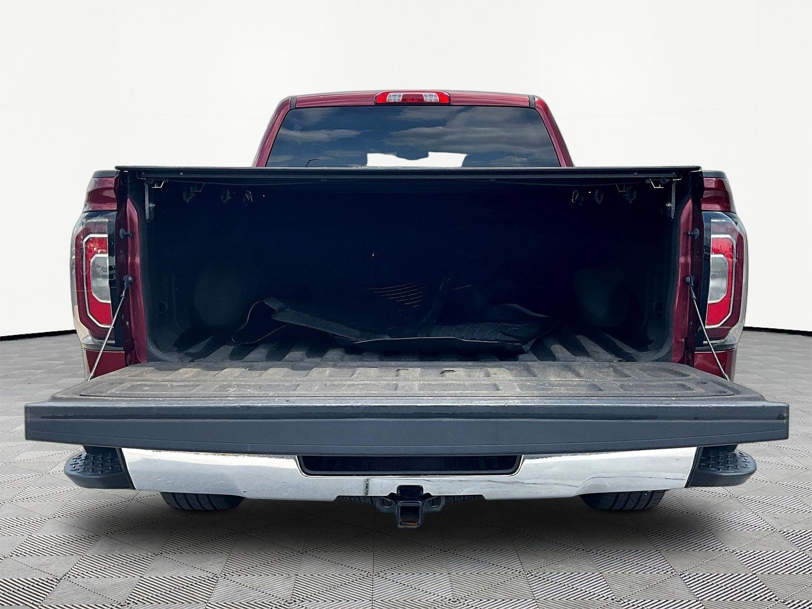 Used 2017 GMC Sierra 1500 SLT w/ SLT Premium Package AWD/4WD image 7