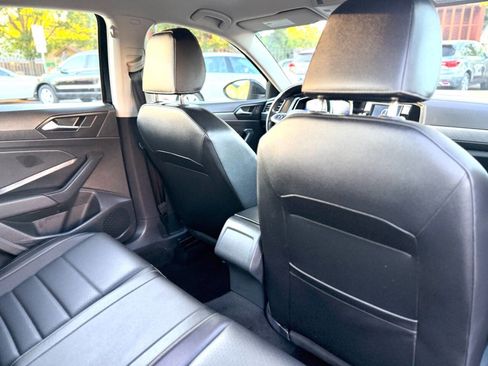 Used 2024 Volkswagen Jetta SE FWD image 13