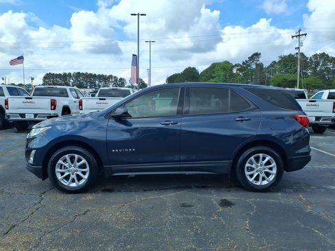 Used 2018 Chevrolet Equinox LS FWD image 1