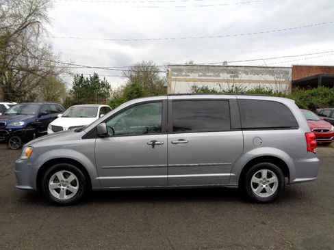 Used 2013 Dodge Grand Caravan SXT image 8