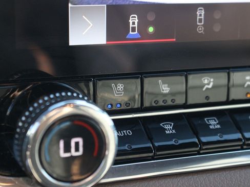 Used 2024 GMC Canyon Denali AWD/4WD image 25