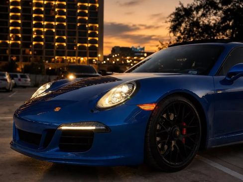 Used 2016 Porsche 911 GT3 RS image 8