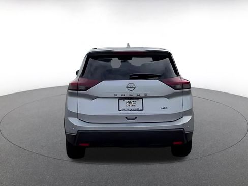 Used 2025 Nissan Rogue SV image 12