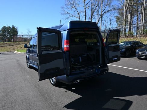 Used 2023 Chevrolet Express 2500 Extended RWD image 27