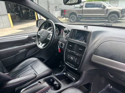 Used 2019 Dodge Grand Caravan GT FWD image 38