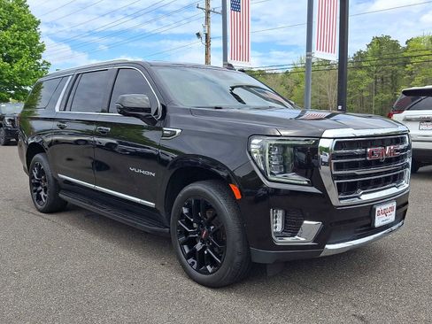 Used 2023 GMC Yukon XL SLT w/ SLT Premium Package AWD/4WD image 1