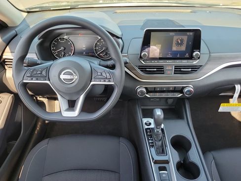 New 2026 Nissan Altima 2.5 SV AWD/4WD image 4