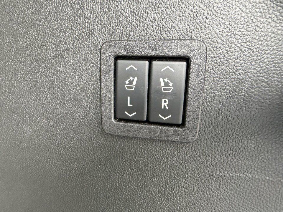 Used 2024 Buick Enclave Premium w/ Experience Buick Package AWD/4WD image 32