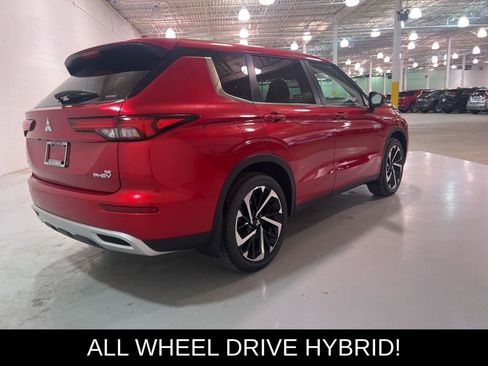 New 2025 Mitsubishi Outlander SE image 3