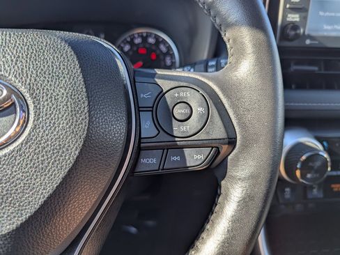 Used 2022 Toyota RAV4 XLE image 27