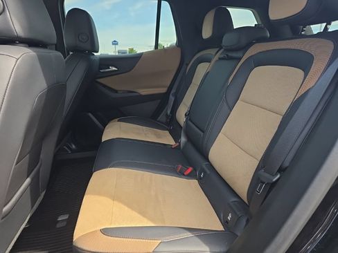 Used 2026 Chevrolet Equinox ACTIV AWD/4WD image 9