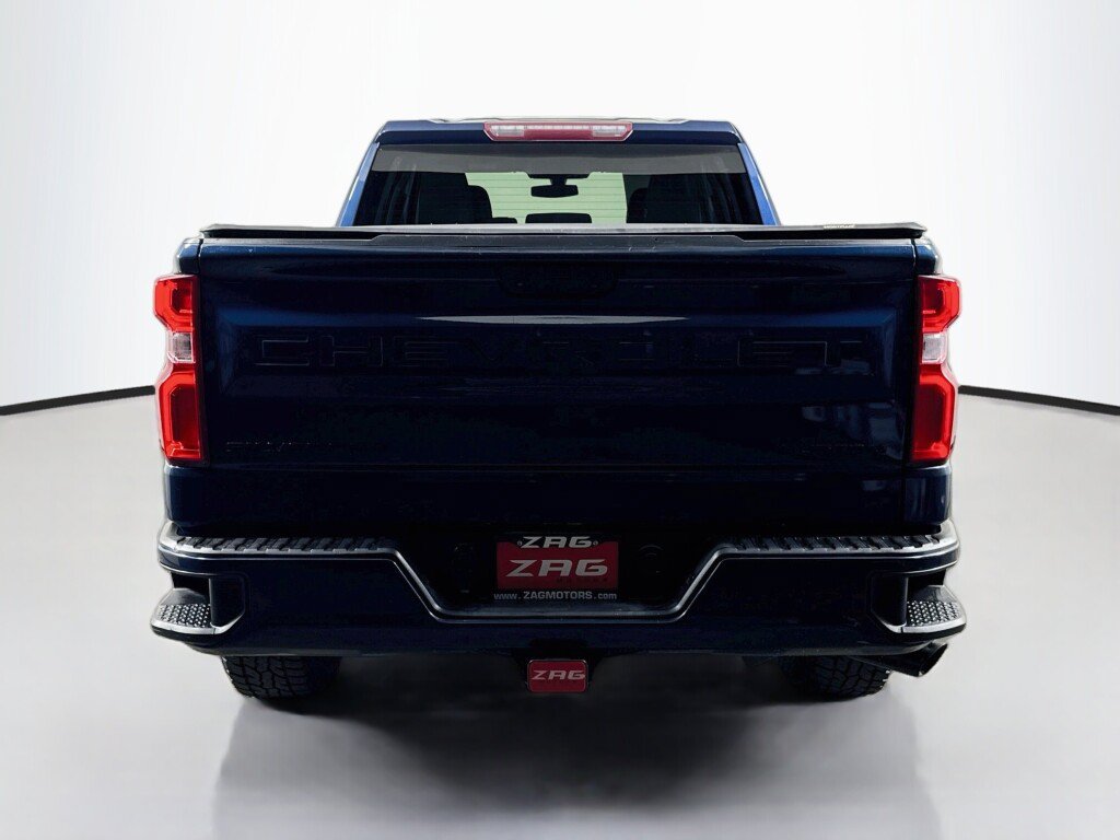 Used 2021 Chevrolet Silverado 1500 Custom w/ LPO, Dark Essentials Package AWD/4WD image 4