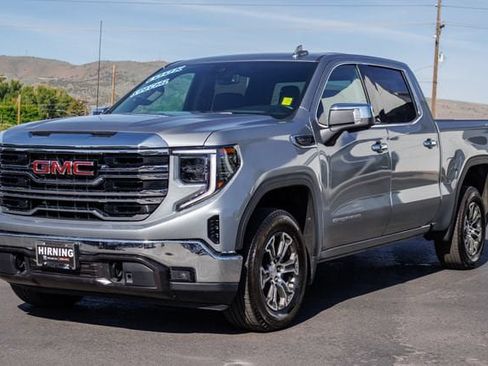 Used 2025 GMC Sierra 1500 SLT AWD/4WD image 35