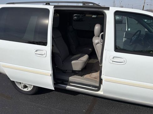 Used 2005 Chevrolet Uplander LS image 16