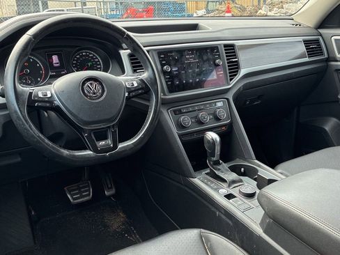 Used 2018 Volkswagen Atlas SE w/ R-Line Package image 6