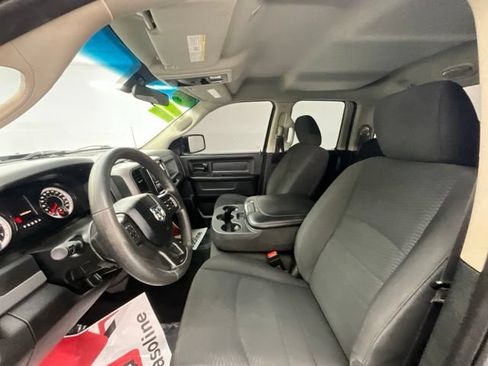 Used 2019 RAM 1500 Express AWD/4WD image 16