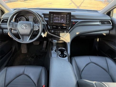 Used 2024 Toyota Camry SE image 10