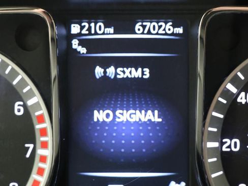 Used 2018 Nissan Titan SV w/ SV Convenience Package image 22