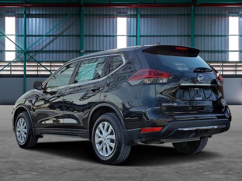 Used 2019 Nissan Rogue S image 3