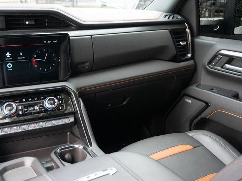 Used 2024 GMC Sierra 2500 AT4 w/ AT4 Premium Plus Package AWD/4WD image 34
