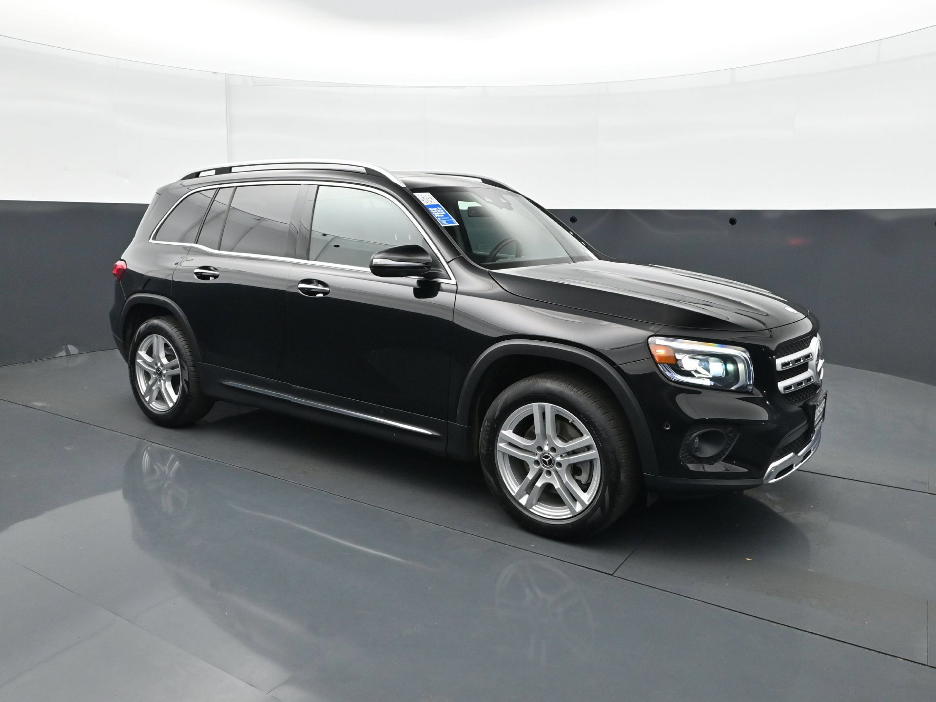 Used 2023 Mercedes-Benz GLB 250 4MATIC image 9
