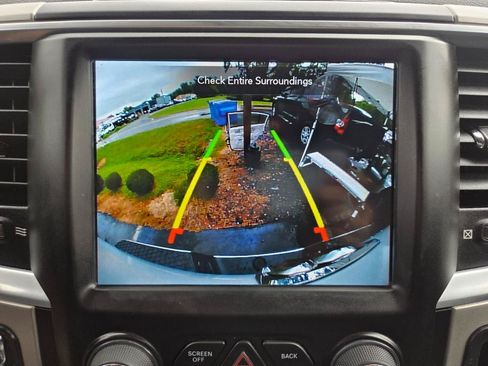 Used 2020 RAM 1500 Classic SLT w/ Luxury Group RWD image 28