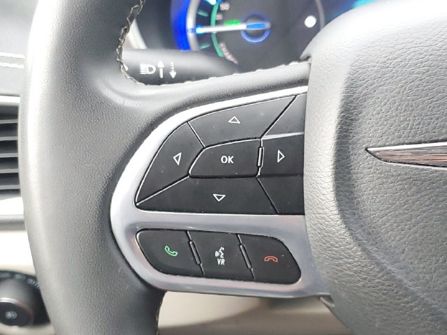 Used 2024 Chrysler Pacifica Limited FWD image 22