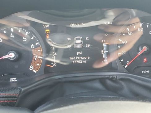 Used 2025 Jeep Compass Trailhawk AWD/4WD image 16