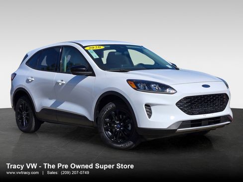 Used 2020 Ford Escape SE Sport image 1