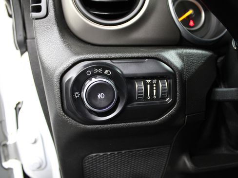 Used 2018 Jeep Wrangler Unlimited Sport image 6