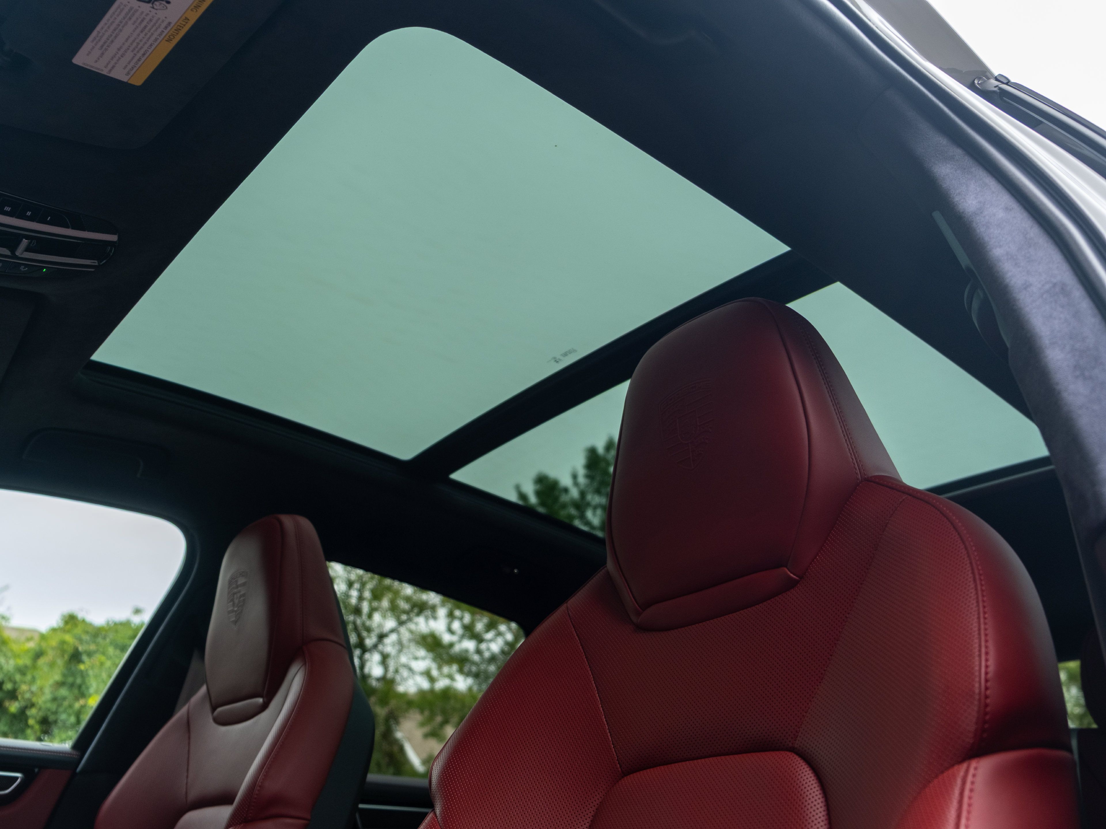 Certified 2023 Porsche Cayenne Turbo AWD/4WD image 40