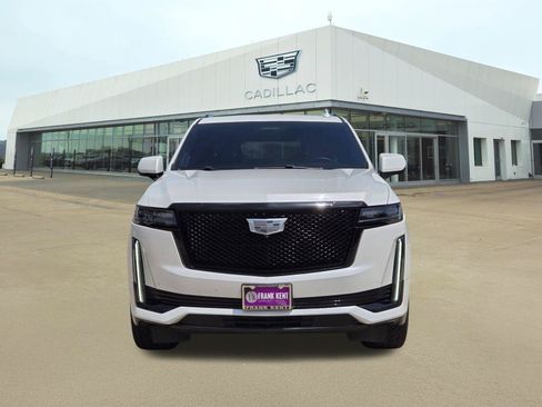 Used 2023 Cadillac Escalade Sport Platinum AWD/4WD image 2