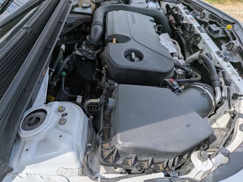 Used 2021 Chevrolet Malibu LT FWD image 18