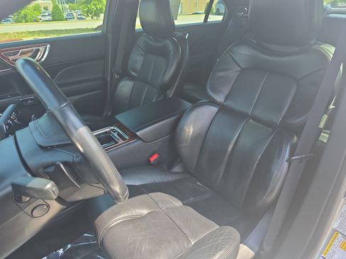 Used 2020 Lincoln Continental w/ Premium Package FWD image 15