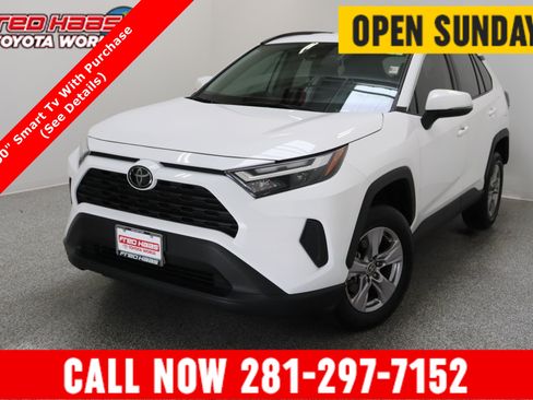 Used 2025 Toyota RAV4 XLE FWD image 1