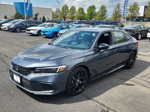 Used 2023 Honda Civic Sport image 3