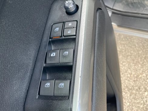 Used 2021 Toyota Tacoma SR5 AWD/4WD image 22