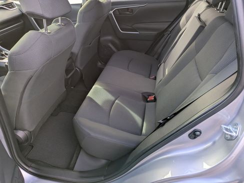 Used 2019 Toyota RAV4 LE image 27