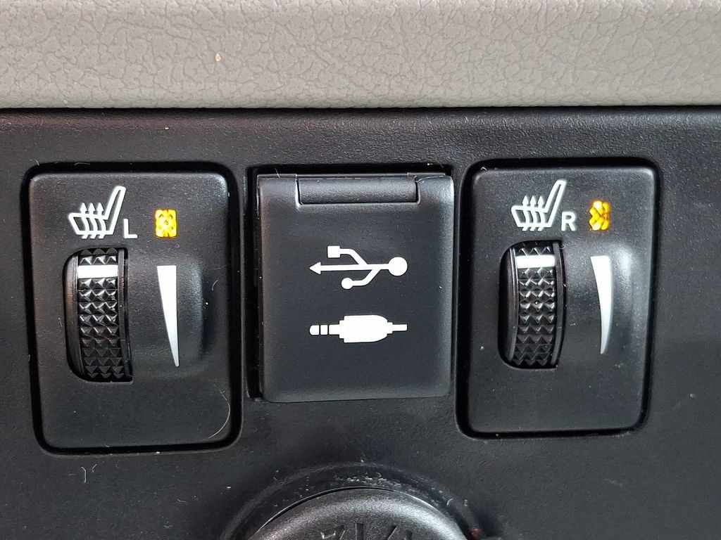 Certified 2020 Toyota Sienna XLE w/ XLE Navigation Package FWD image 26