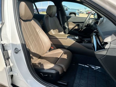 Used 2024 BMW 530i w/ Convenience Package image 25