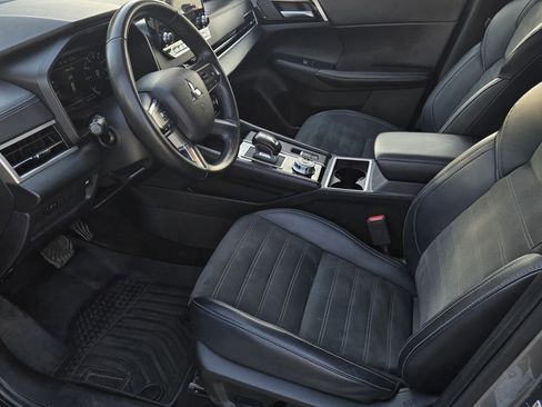 Used 2024 Mitsubishi Outlander SE image 21