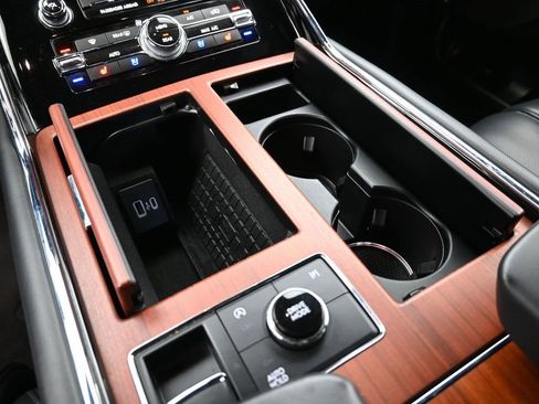 Used 2024 Lincoln Navigator L 4WD image 31