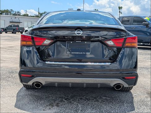 Used 2022 Nissan Altima 2.5 SR w/ Midnight Edition Package FWD image 6