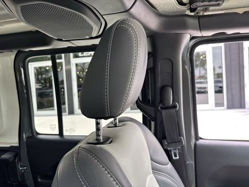 Used 2019 Jeep Wrangler Unlimited Sport S AWD/4WD image 20