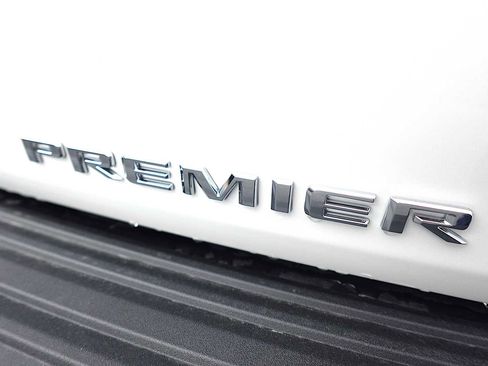 New 2025 Chevrolet Suburban Premier AWD/4WD image 10