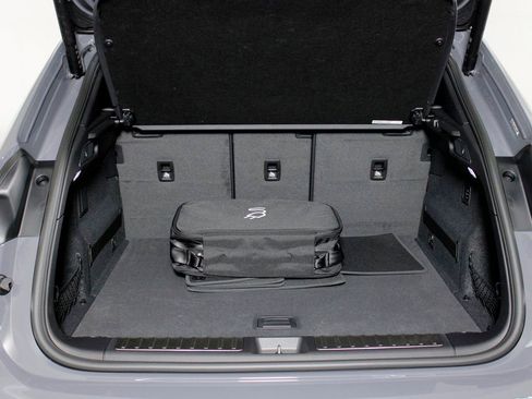 Certified 2025 Porsche Macan 4S Electric image 15