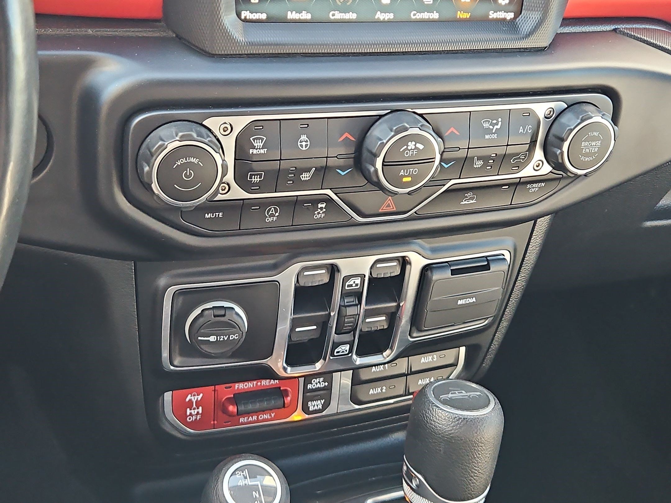 Used 2022 Jeep Gladiator Rubicon w/ Cold Weather Group AWD/4WD image 21