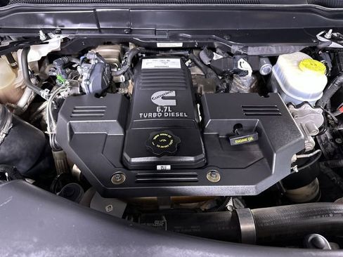 Used 2020 RAM 2500 Laramie w/ Night Edition image 31