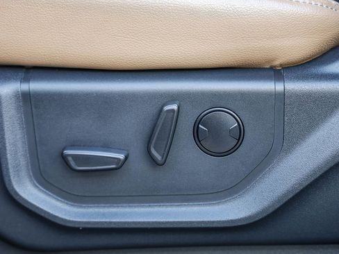 Used 2022 Ford F250 Lariat w/ Lariat Value Package image 22