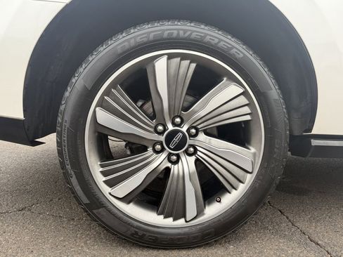 Used 2019 Lincoln Navigator Reserve image 40